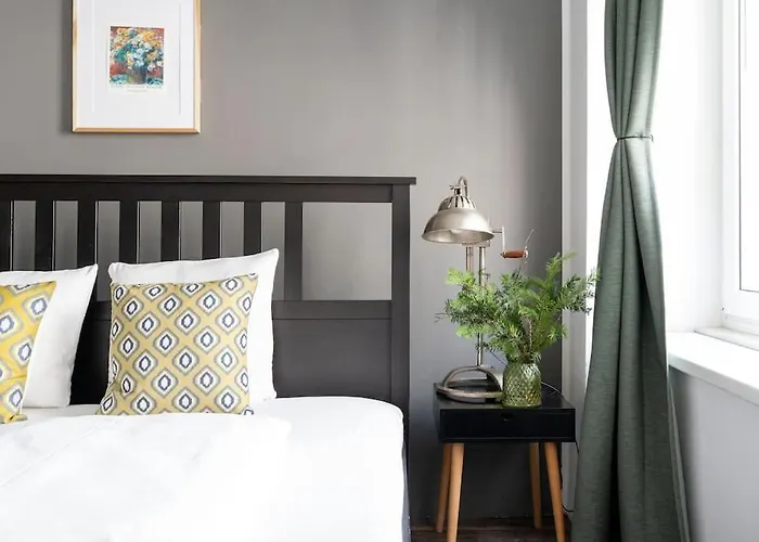 Apartment Sleek By Center By Hm *