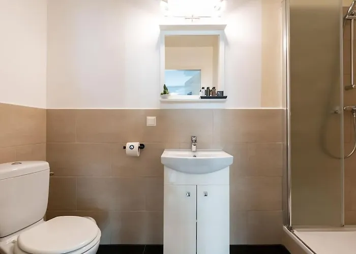 Sleek By Center By Hm Wien